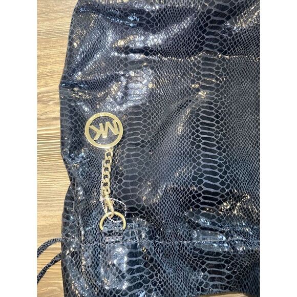 Michael Kors Snakeskin Leather Navy Shoulder Bag. Gold Tone Hardware. Mint. - Picture 9 of 12
